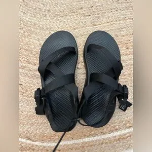 Chaco - Men’s Size 9 - Black - like new.  Never worn, only tried on. Chaco Men main image 3